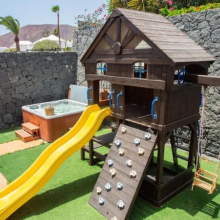 Valeria With Private Heated Pool Hot Tub And Childrens Play Area * Playa Blanca (Lanzarote)