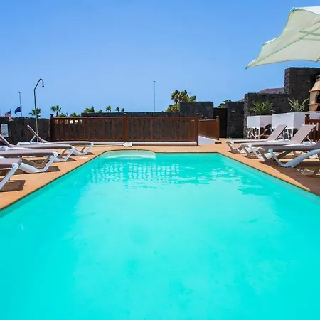Villa Valeria With Private Heated Pool Hot Tub And Childrens Play Area *