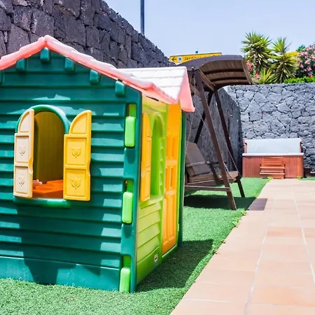 Valeria With Private Heated Pool Hot Tub And Childrens Play Area Vila *