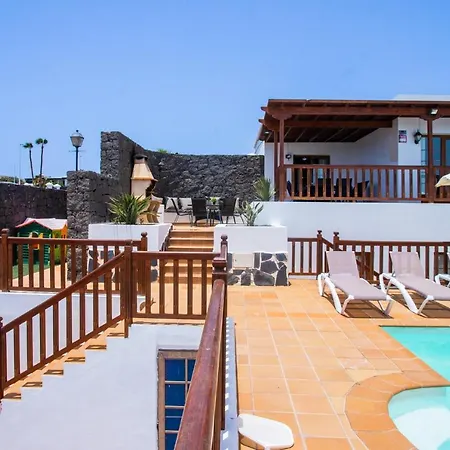Valeria With Private Heated Pool Hot Tub And Childrens Play Area Vila *