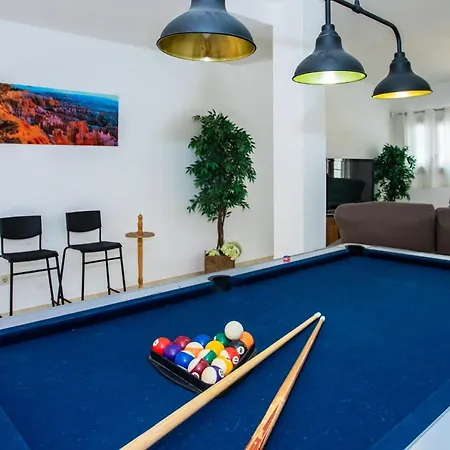 Vila Valeria With Private Heated Pool Hot Tub And Childrens Play Area *