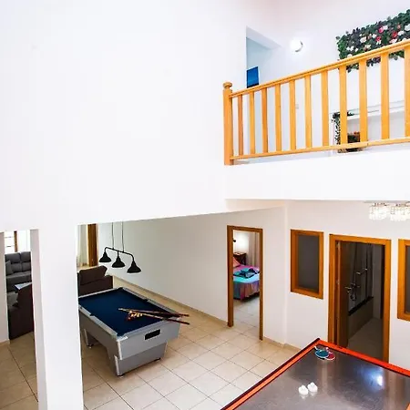 Valeria With Private Heated Pool Hot Tub And Childrens Play Area * Playa Blanca (Lanzarote)