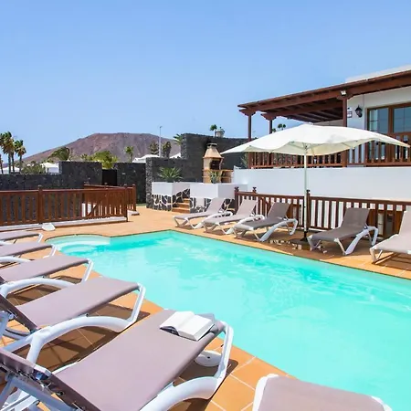 Vila Valeria With Private Heated Pool Hot Tub And Childrens Play Area